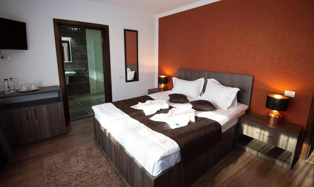 Hotel Casa Raisa Buşteni Esterno foto